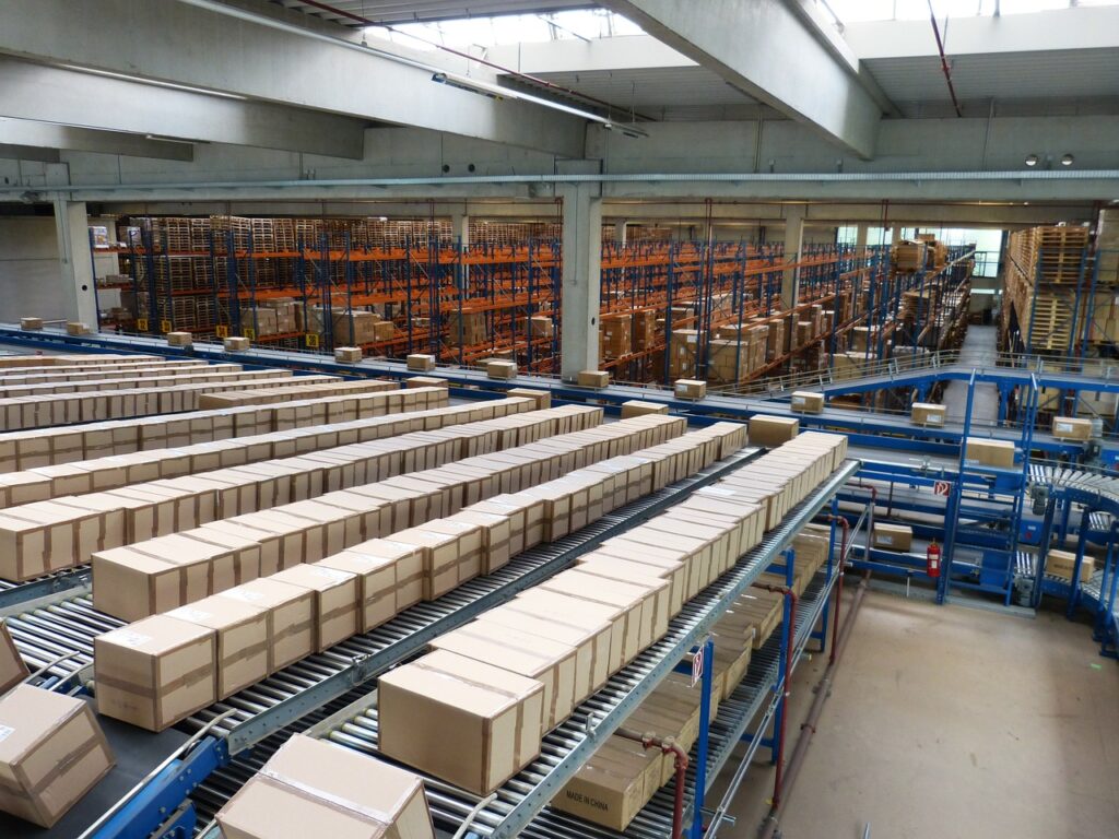 logistics, warehouse, transport-852935.jpg